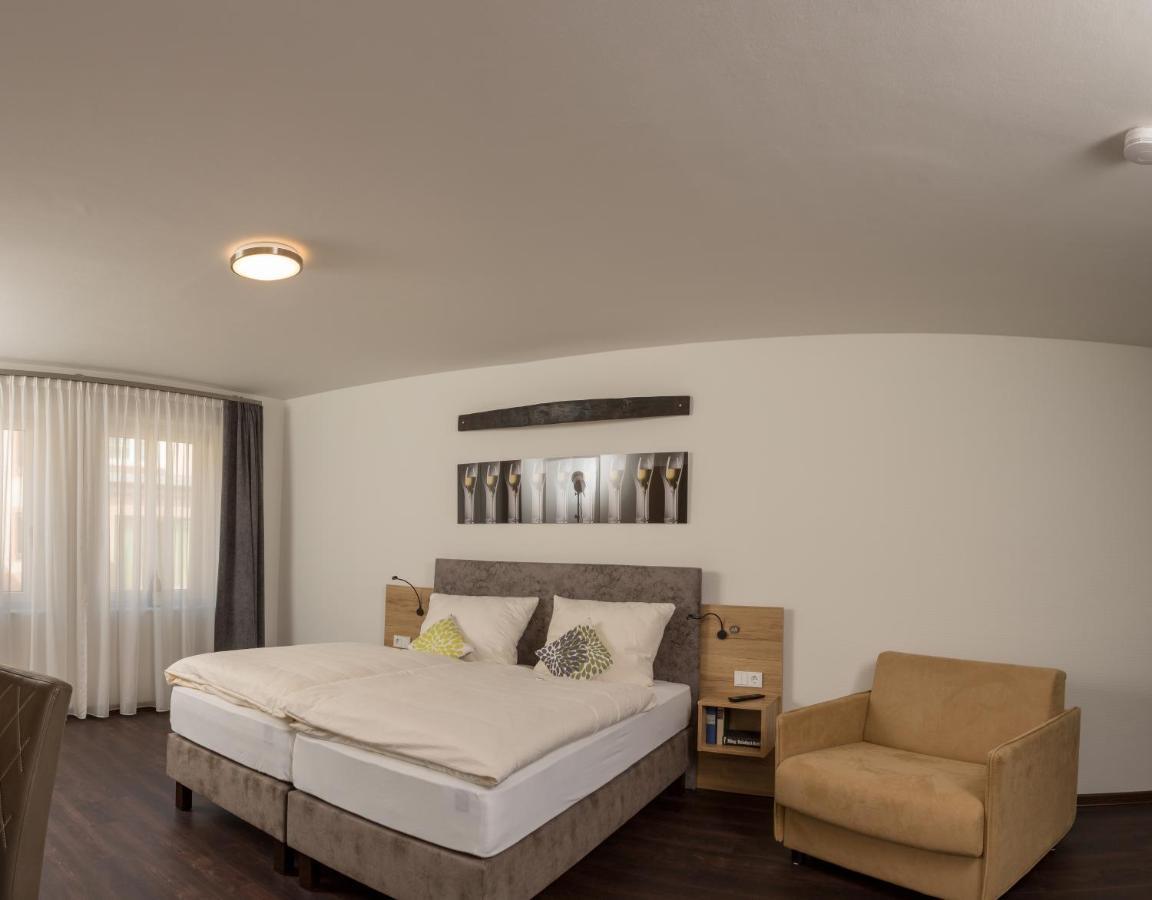 Weinhotel Ayler Kupp Room photo